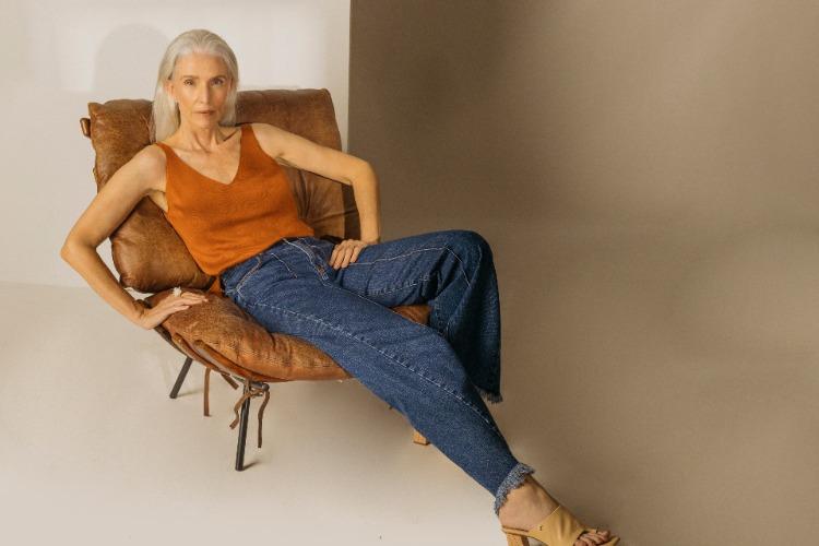 Beleza em toda idade: aos 64 anos, Monica Maligo faz sucesso como modelo - 