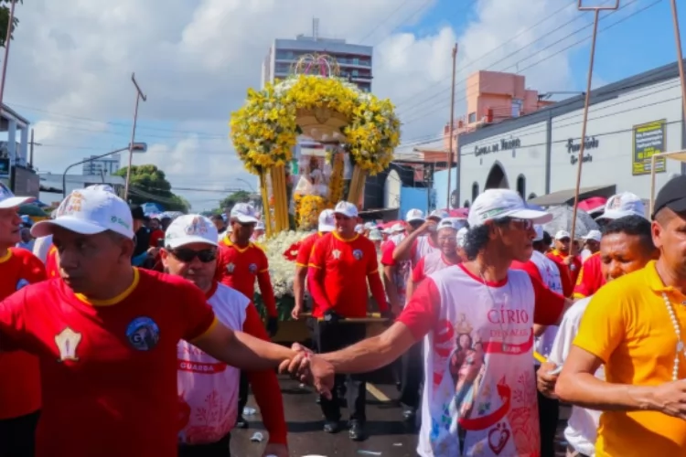 Círio de Nazaré reúne devotos em Macapá neste domingo (11)