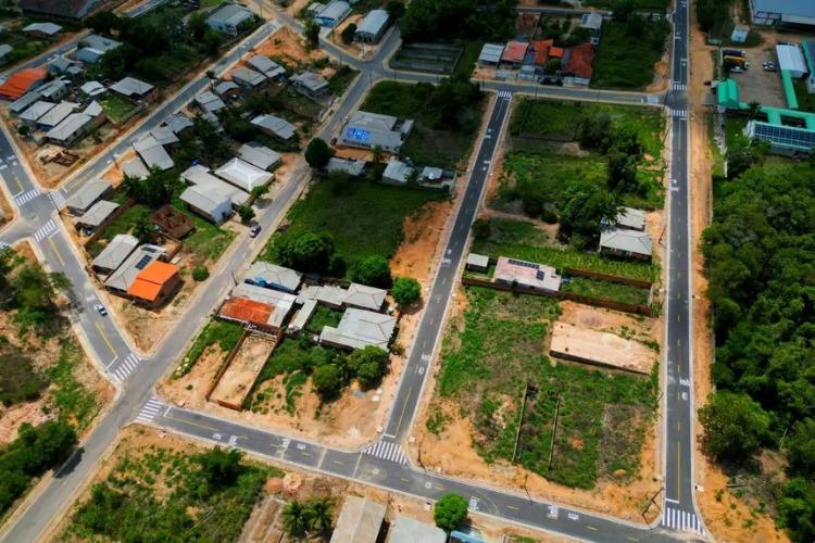 Governo do Amapá segue com serviços de pavimentação em Vitória e Laranjal do Jari; obras no sul do Estado já totalizam mais de 17 quilômetros
