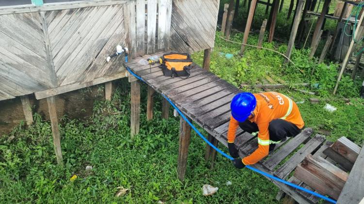 Obras de extensão de redes chegam em passarelas de Laranjal do Jari