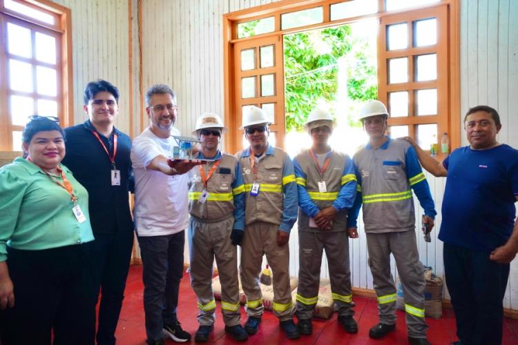 Governador Clécio Luís visita comunidade ribeirinha que passou a ter energia regular com o 