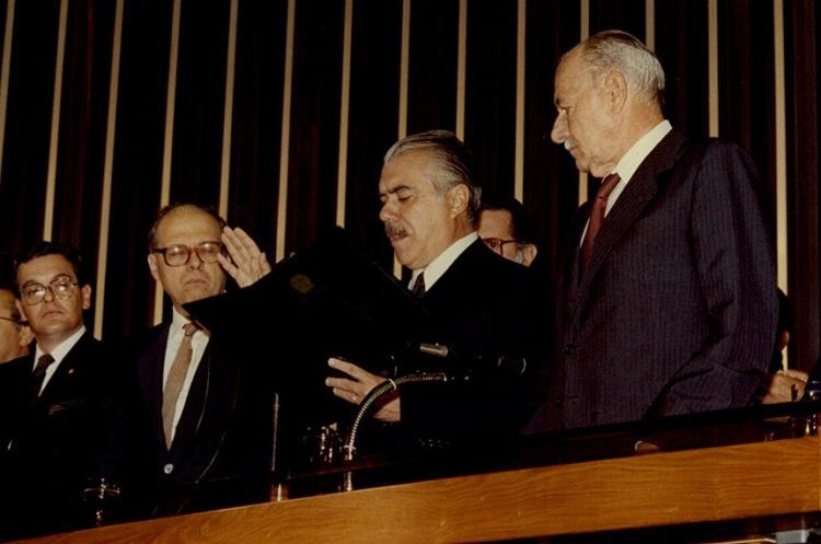 Redemocratização: Senado homenageia José Sarney e lança página especial 