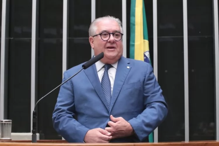 Comissão pode votar regulamentação do trabalho por aplicativo; conheça a proposta