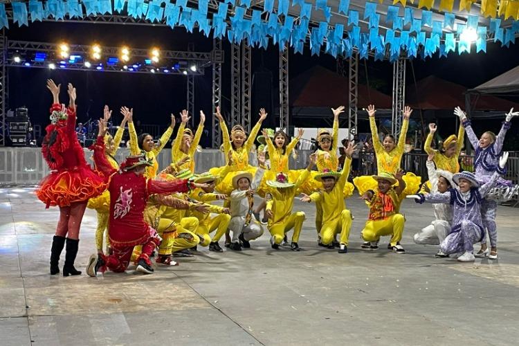 Santana encerra calendário junino com grande celebração no Festival Municipal de Quadrilhas Juninas Mojuns