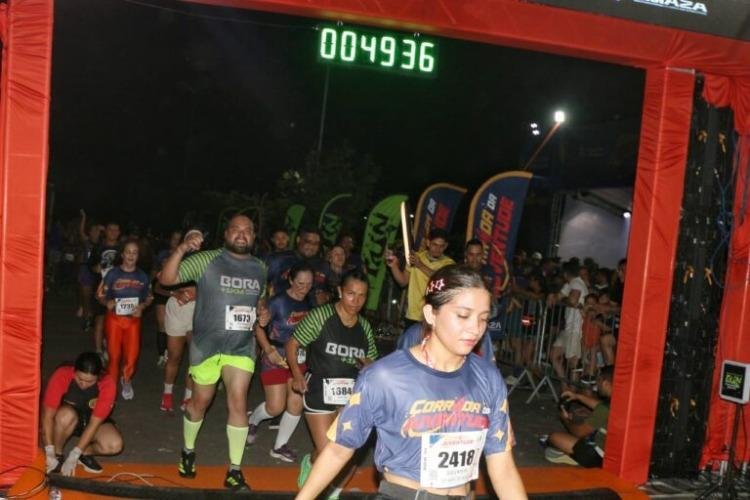Corrida da Juventude reúne 5 mil participantes em noite de esporte, cultura e inclusão em Macapá