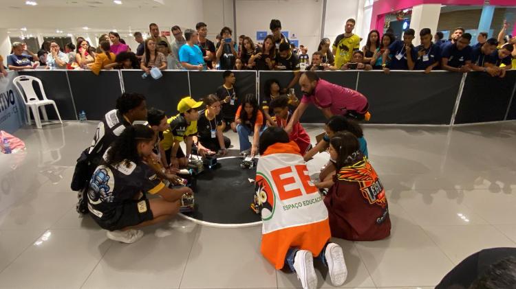 Estudantes de Pedra Branca conquistam título nacional em torneio de robótica e garantem vaga no mundial