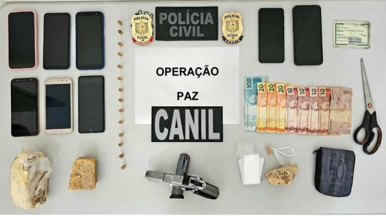 Polícia Civil prende cinco em Calçoene, apreende arma, drogas, dinheiro e celulares