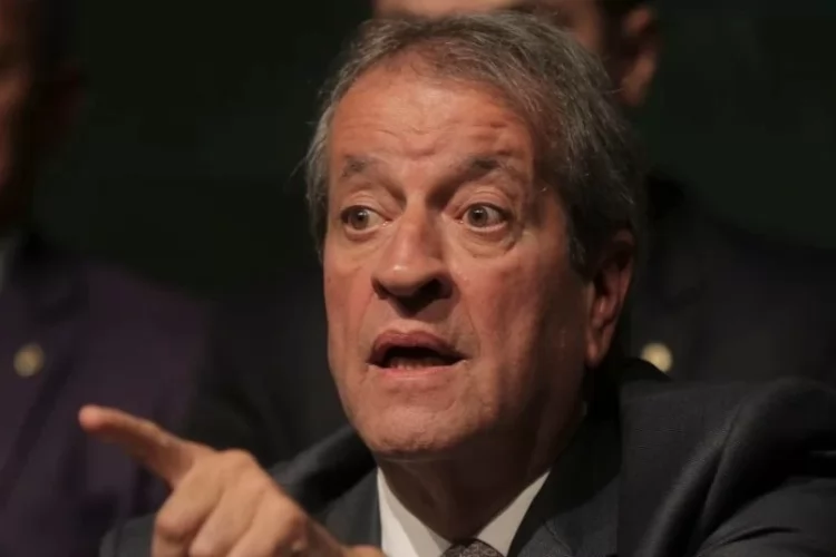 Valdemar critica carta de Flávio Bolsonaro e afirma que senador não avisou pai sobre viagem