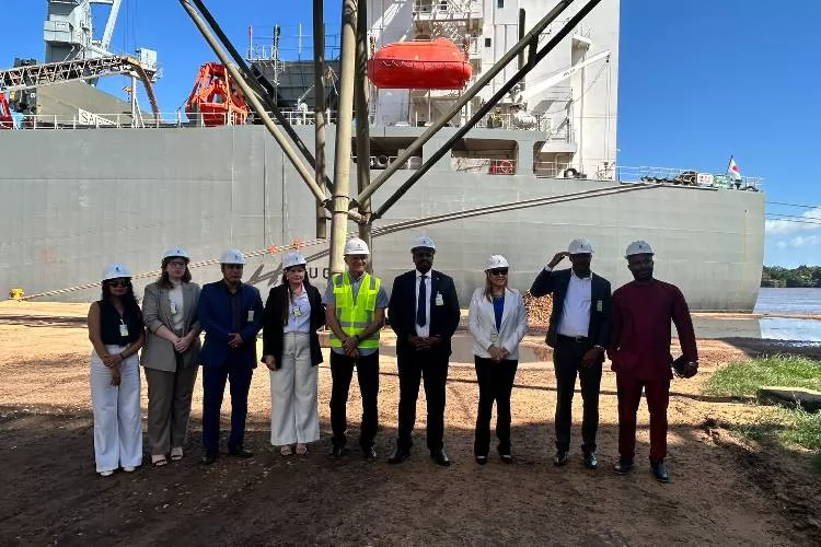 Embaixador de Ruanda visita as instalações da CDSA
