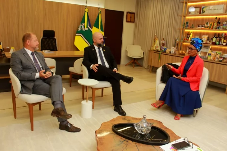 Governo do Amapá e OAB avançam no diálogo sobre anteprojeto de lei de cotas raciais em concursos públicos estaduais