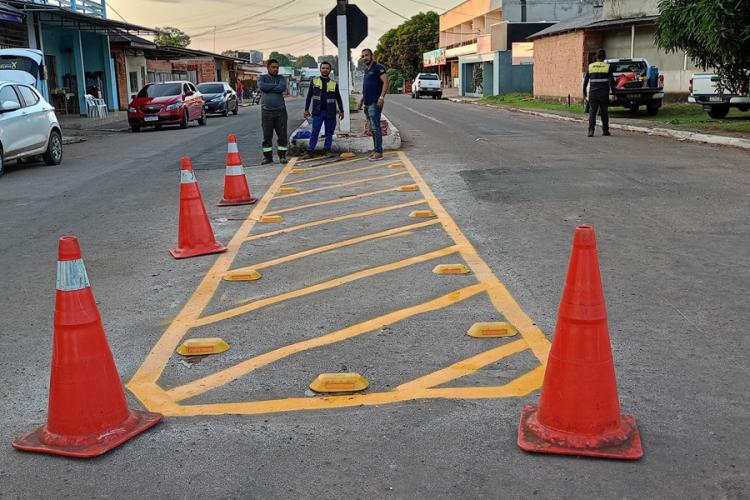 Mazagão recebe serviços de sinalização viária