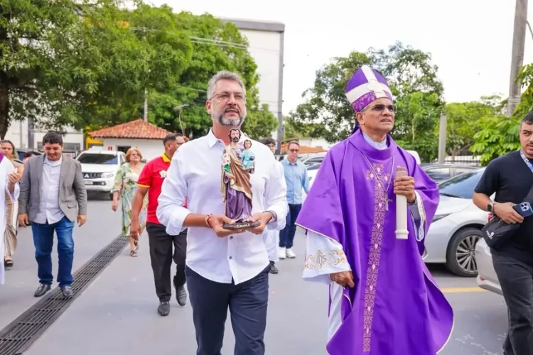Pelo quarto ano consecutivo, imagem peregrina de São José é celebrada em cerimônia tradicional no Palácio do Setentrião, em Macapá